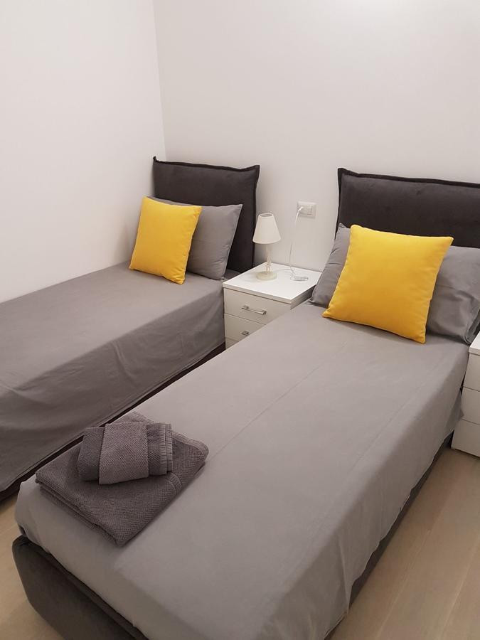 Baia Blu - Luxury Apartments With Pool Cremia Bagian luar foto