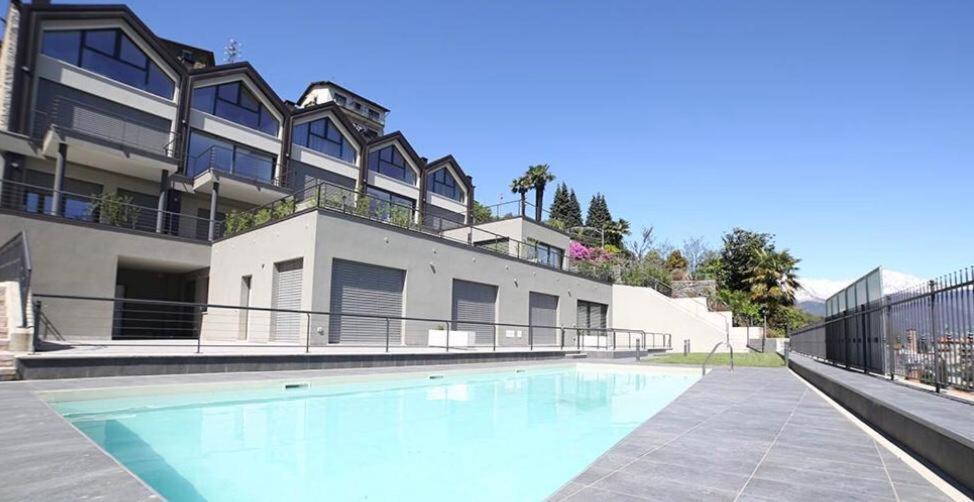 Baia Blu - Luxury Apartments With Pool Cremia Bagian luar foto